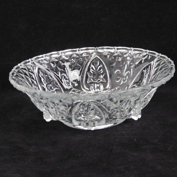 KIG Malaysia Clear Bowl Pressed Glass Heart Fleur de Lis Elegant Serving Dish - Picture 2 of 11